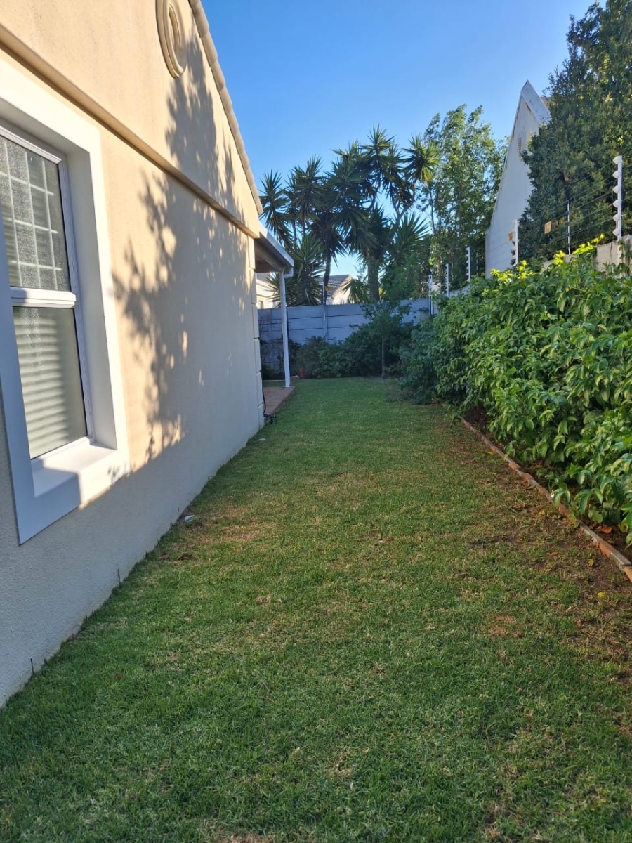 To Let 3 Bedroom Property for Rent in Sunningdale Western Cape